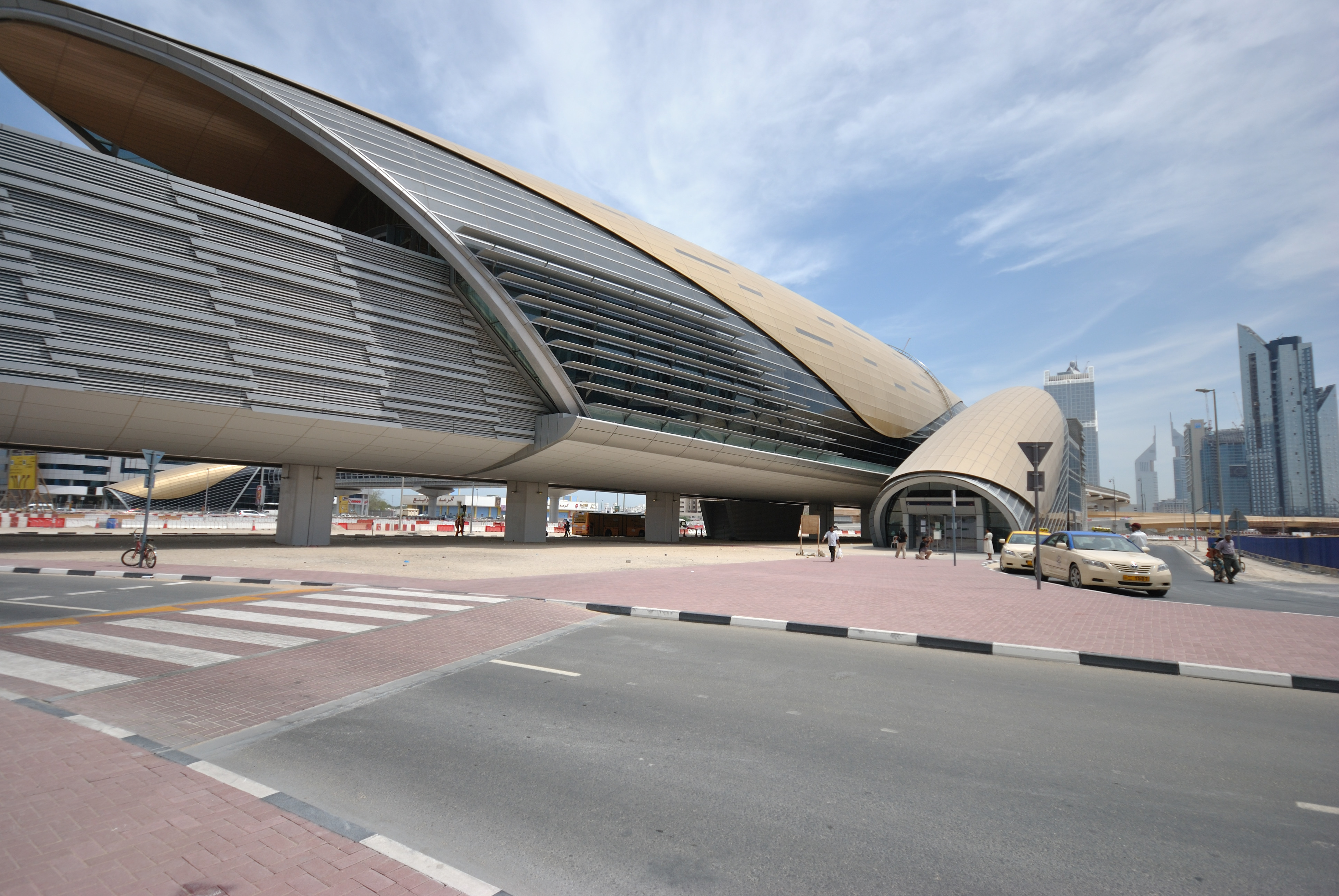 Entrance Canopy Of Dubai Metro - Dubai - Uae